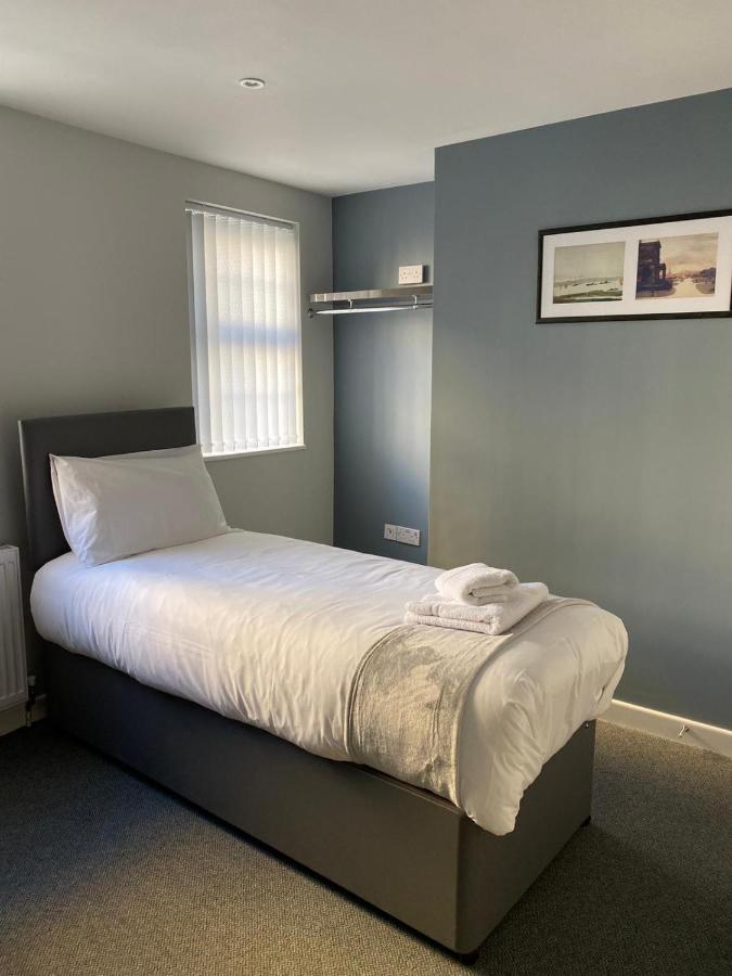 Brownlows Inn Rooms Formerly Riley'S Rooms Liverpool Extérieur photo