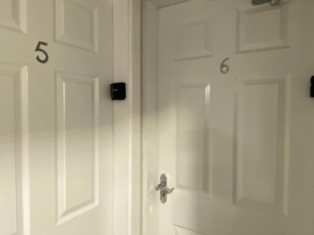 Brownlows Inn Rooms Formerly Riley'S Rooms Liverpool Extérieur photo